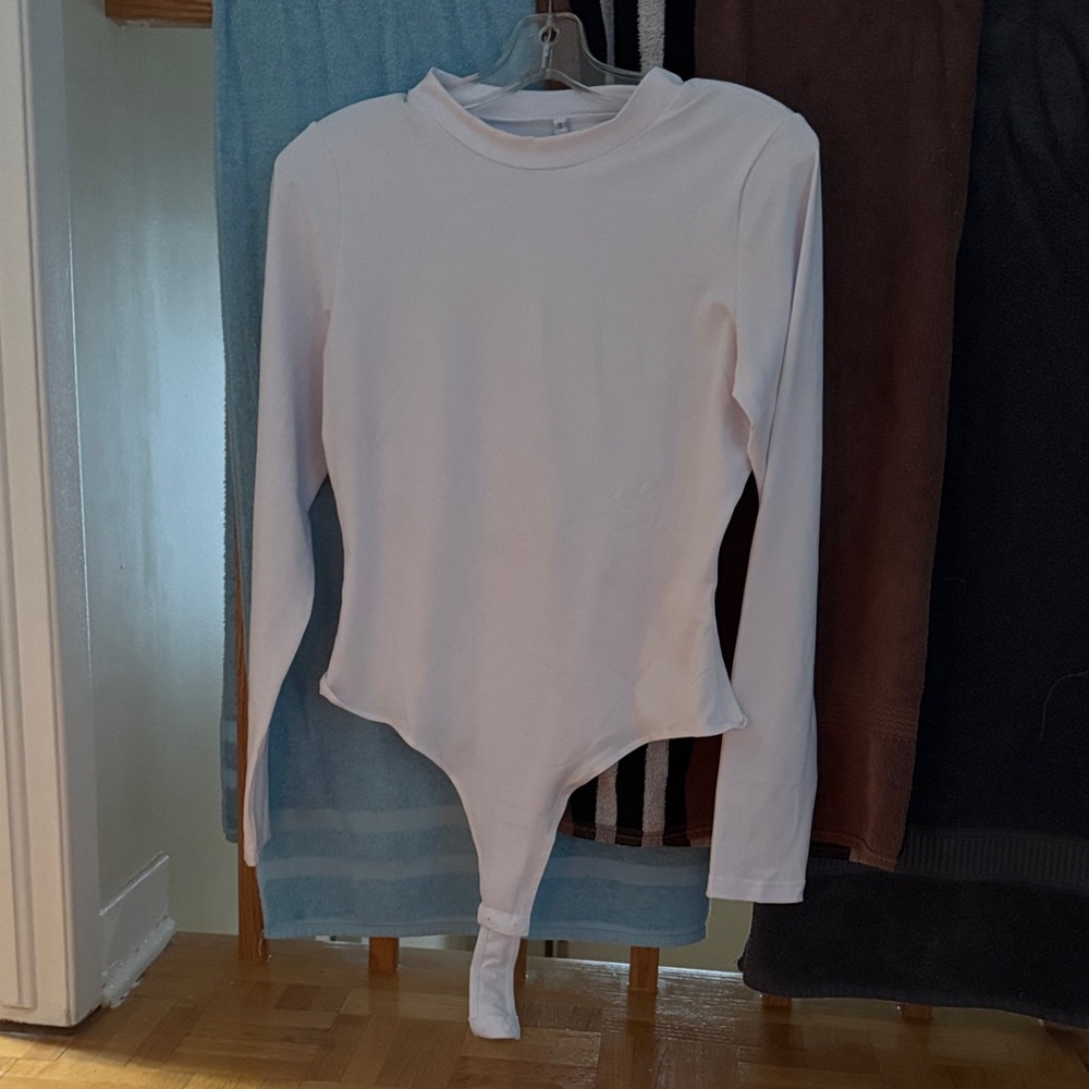 Chic White Long Sleeve Top